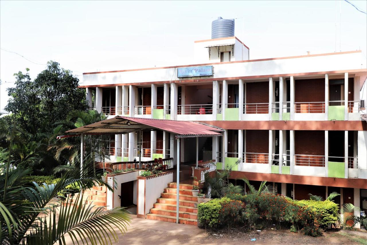 פנצ'גאני River Palace - A Valley View Hotel מראה חיצוני תמונה