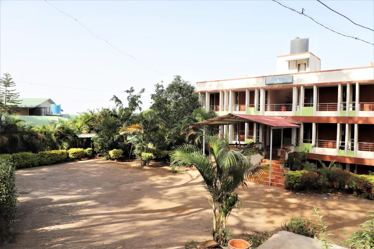 פנצ'גאני River Palace - A Valley View Hotel מראה חיצוני תמונה