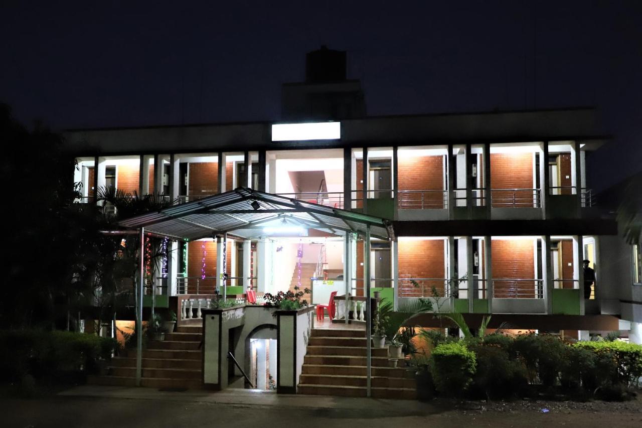 פנצ'גאני River Palace - A Valley View Hotel מראה חיצוני תמונה
