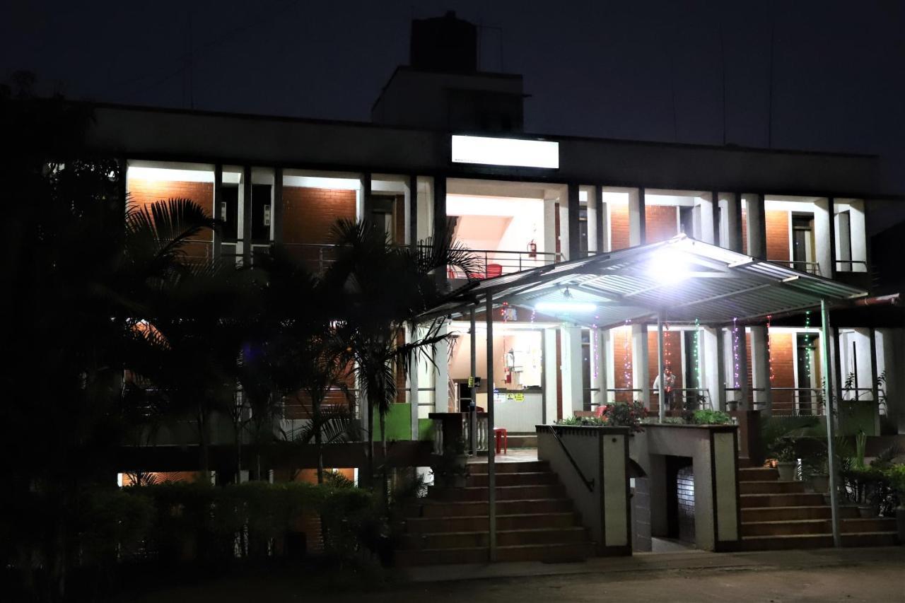 פנצ'גאני River Palace - A Valley View Hotel מראה חיצוני תמונה